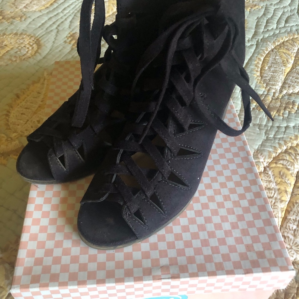 Women's lace up dress shoes